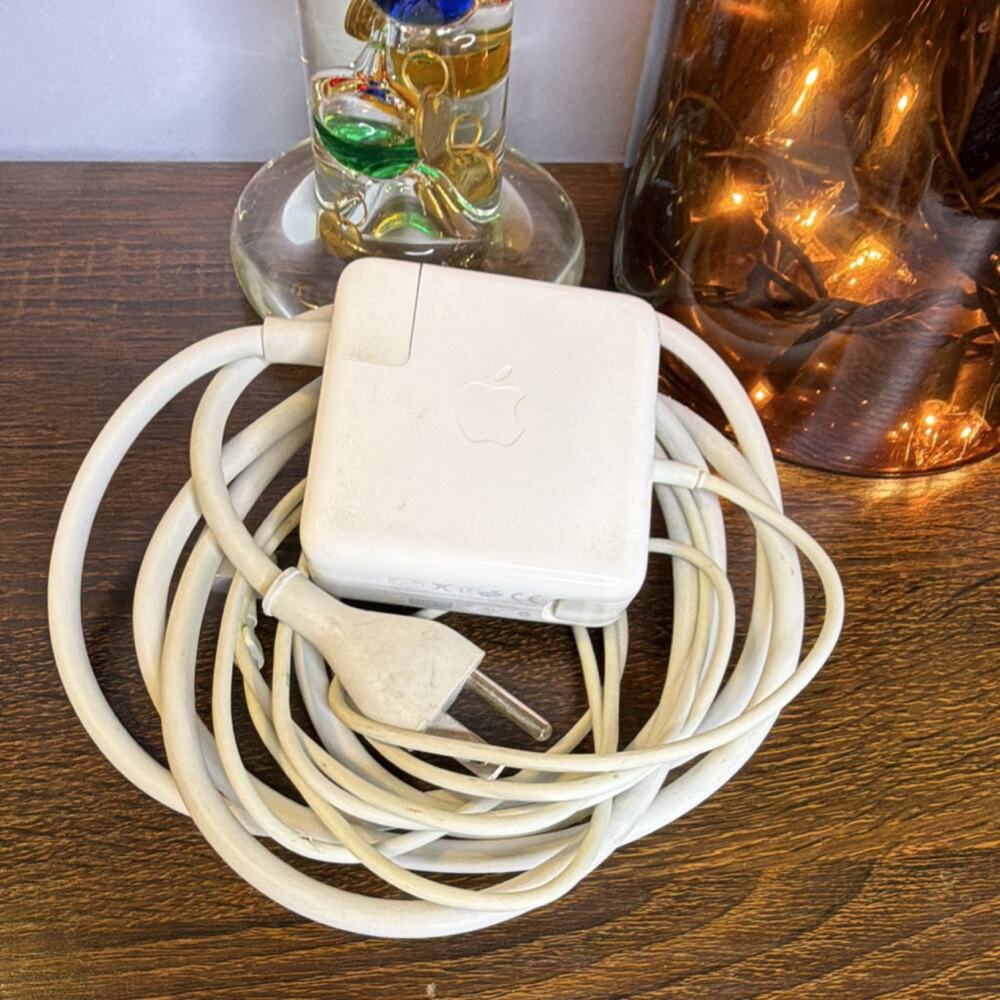 Apple Power Adapter A1344 16.5V 3.65A White for MacBook